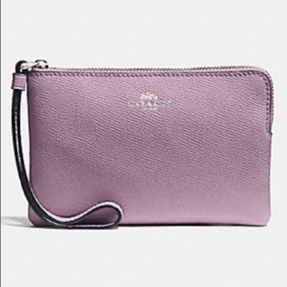 NWT COACH Leather Corner Zip Wristlet
Jasmine